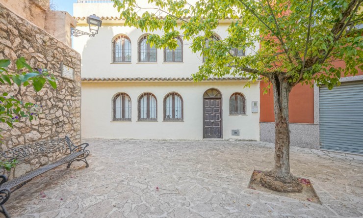 Resale - Villa -
Benissa - Center