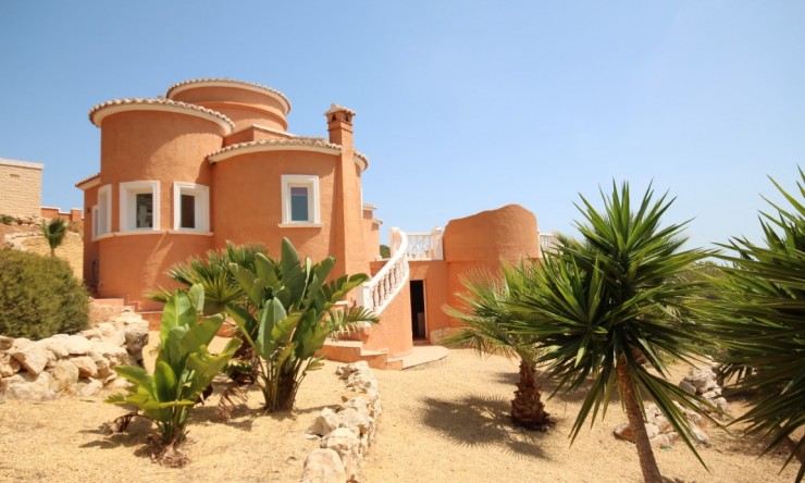 Resale - Villa -
Jávea - Tosalet