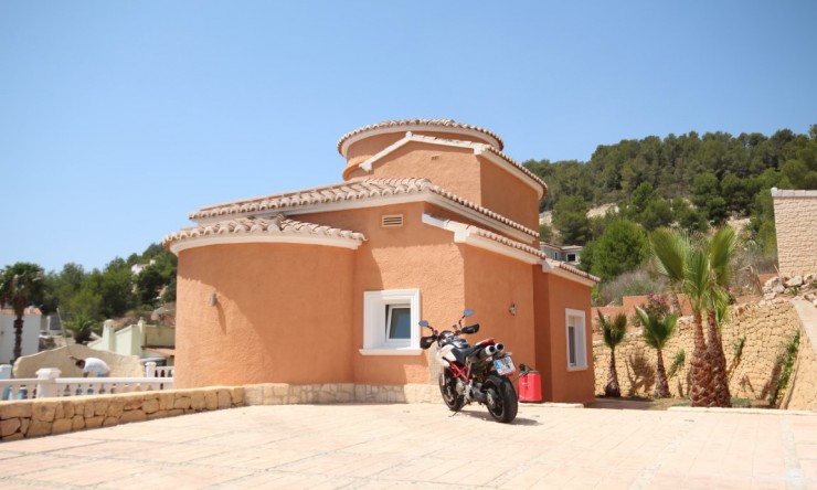 Resale - Villa -
Jávea - Tosalet