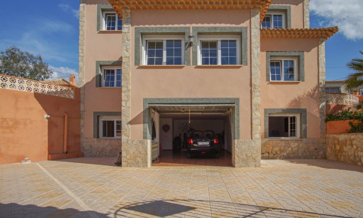 Wiederverkauf - Villa -
Calpe - Partida La Calalga