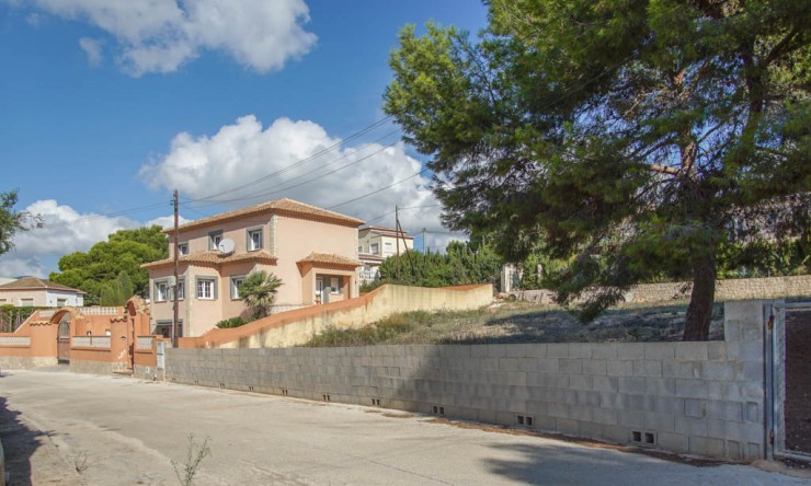 Wiederverkauf - Villa -
Calpe - Partida La Calalga