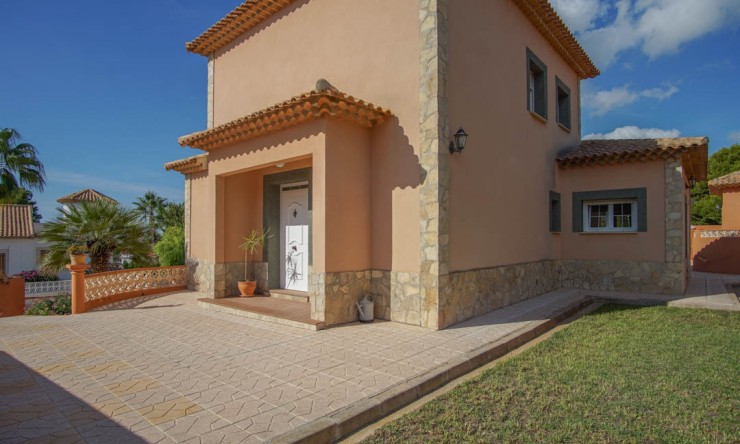 Wiederverkauf - Villa -
Calpe - Partida La Calalga