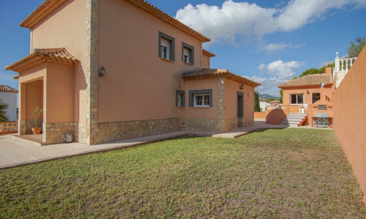 Wiederverkauf - Villa -
Calpe - Partida La Calalga