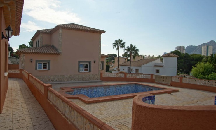 Wiederverkauf - Villa -
Calpe - Partida La Calalga