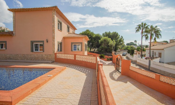 Wiederverkauf - Villa -
Calpe - Partida La Calalga