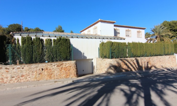 Resale - Villa -
Jávea - Tosalet