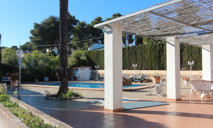 Resale - Villa -
Jávea - Tosalet