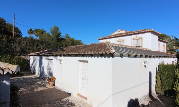 Resale - Villa -
Jávea - Tosalet