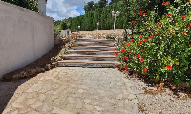 Resale - Villa -
Jávea - Tosalet