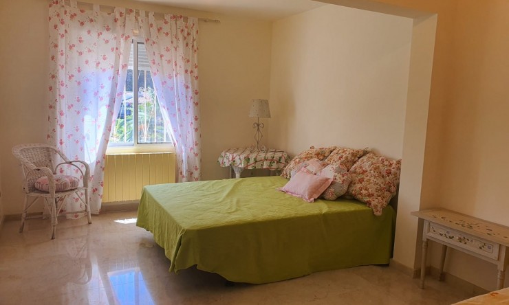 Resale - Villa -
Jávea - Tosalet