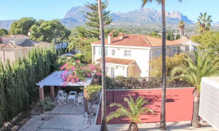 Resale - Villa -
Benidorm - de Napoles