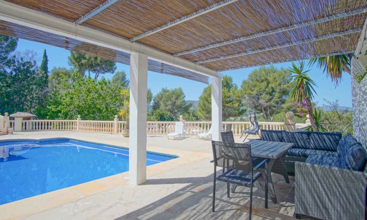 Resale - Villa -
Jávea - Rafalet