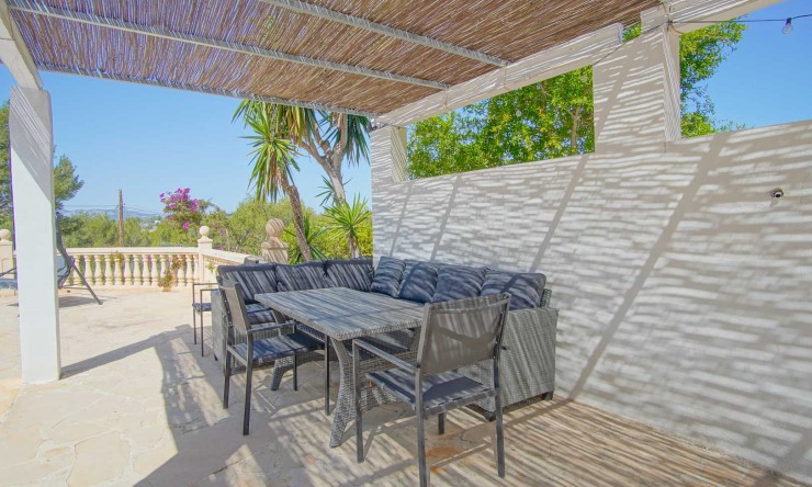 Resale - Villa -
Jávea - Rafalet