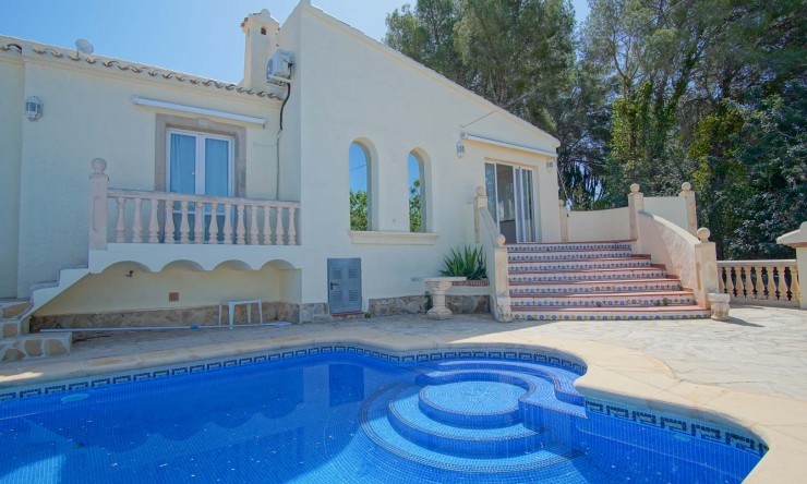 Resale - Villa -
Jávea - Rafalet