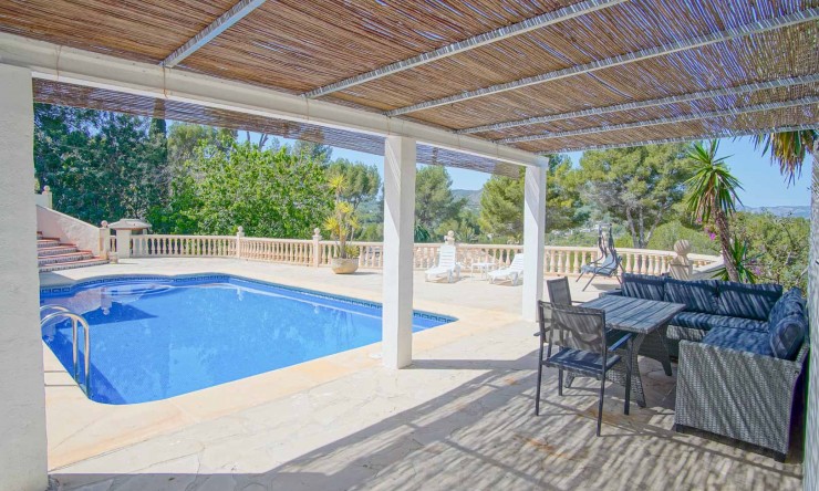 Resale - Villa -
Jávea - Rafalet