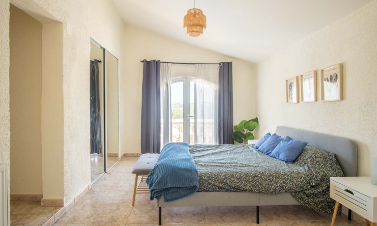 Resale - Villa -
Jávea - Rafalet