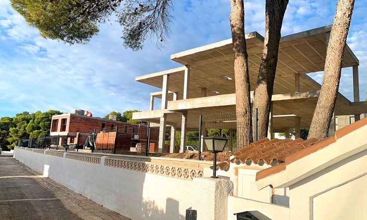 Neue Gebäude - Villa -
Moraira
