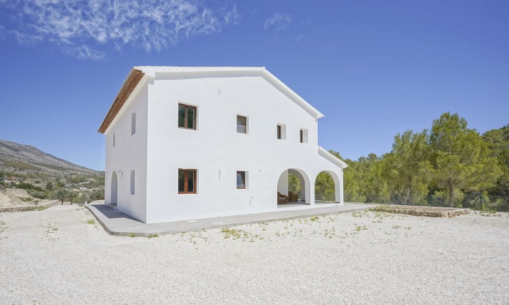 Resale - Villa -
Benissa - Partida Lleus