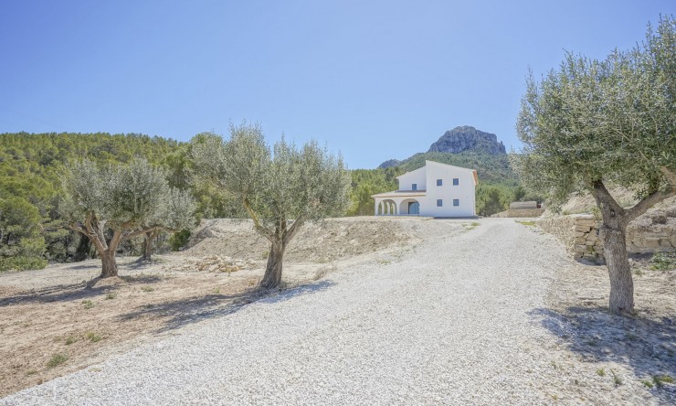 Resale - Villa -
Benissa - Partida Lleus