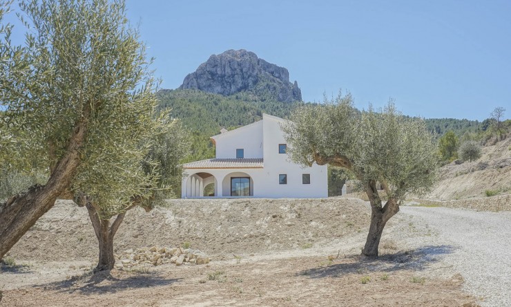 Resale - Villa -
Benissa - Partida Lleus