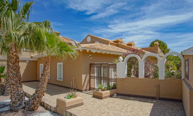 Reventa - Villa -
La Nucía - Sierra Verde