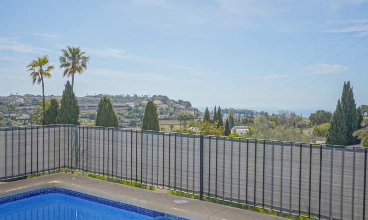 Resale - Villa -
Teulada - La Fustera