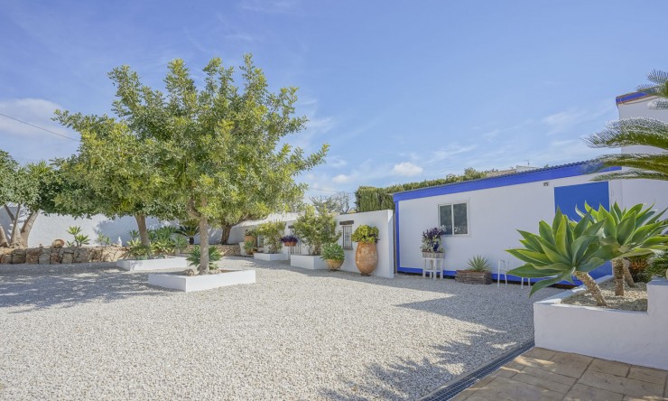 Resale - Villa -
Teulada - La Fustera