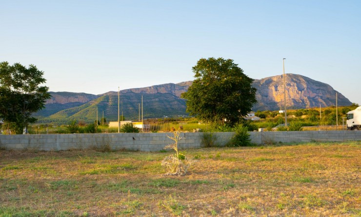 Herverkoop - Plot -
Gata de Gorgos - Centre