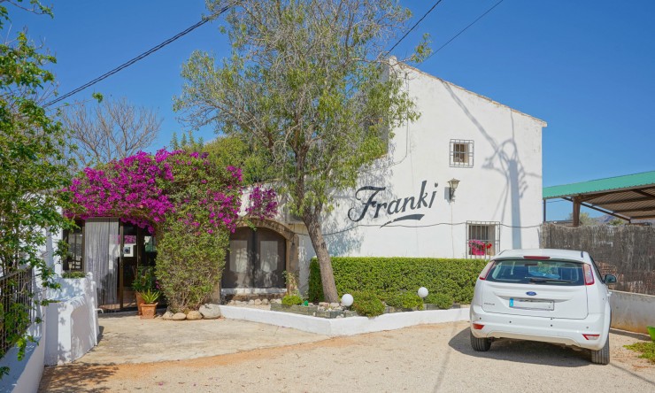 Resale - Villa -
Jávea - Tarraula