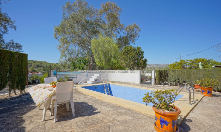 Resale - Villa -
Jávea - Tarraula