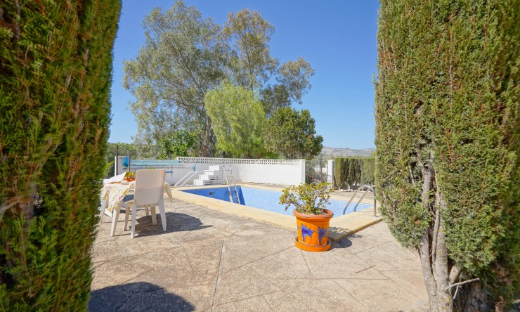 Resale - Villa -
Jávea - Tarraula