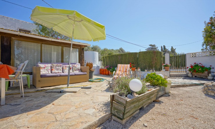 Resale - Villa -
Jávea - Tarraula