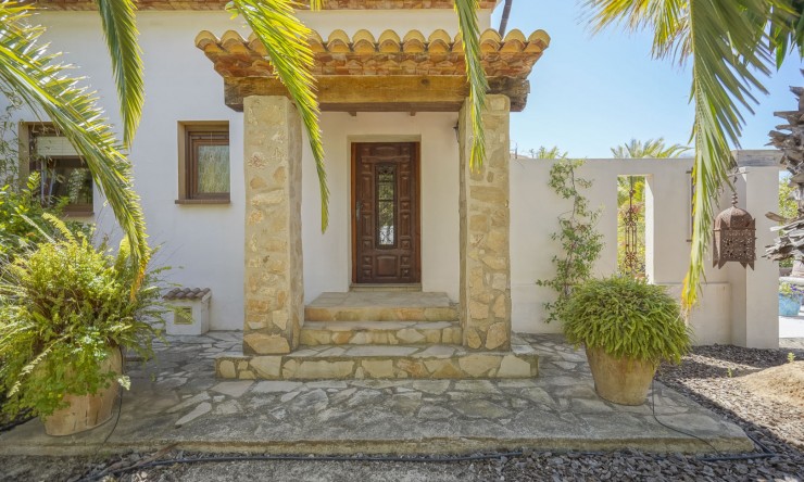 Resale - Villa -
Benissa - Partida Llenes