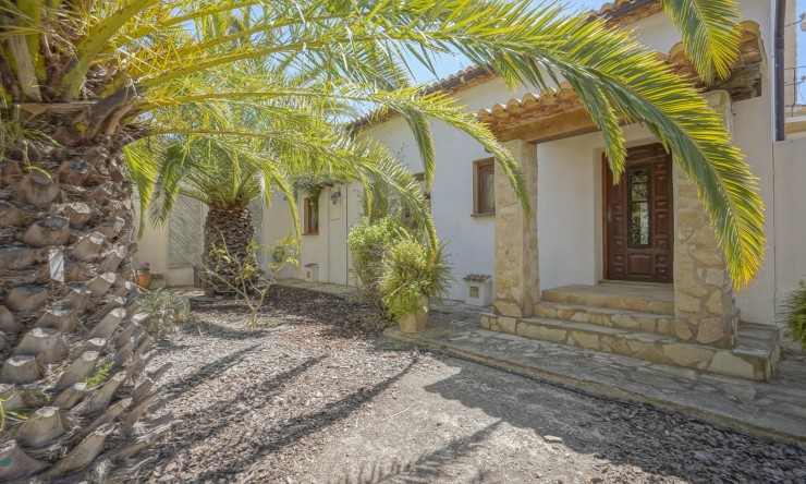 Reventa - Villa -
Benissa - Partida Llenes