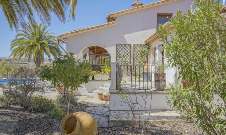 Resale - Villa -
Benissa - Partida Llenes