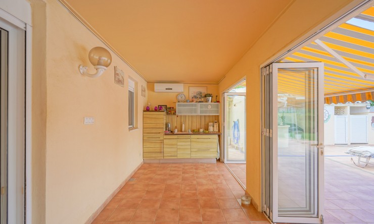 Resale - Villa -
Els Poblets - Center