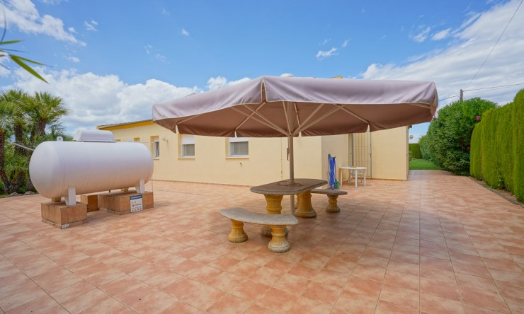 Resale - Villa -
Els Poblets - Center