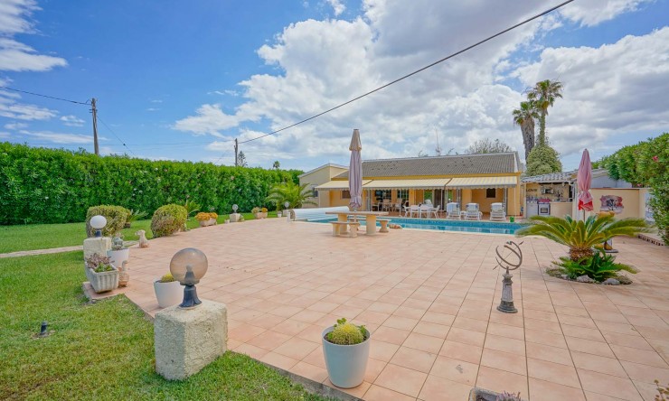 Resale - Villa -
Els Poblets - Center