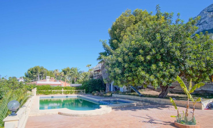 Resale - Villa -
Denia - Campusos