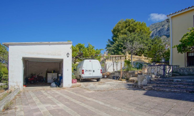 Resale - Villa -
Denia - Campusos