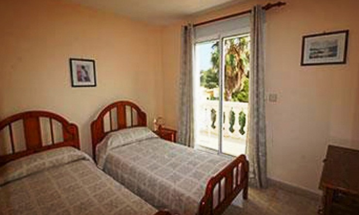 Resale - Villa -
Denia - Altomira