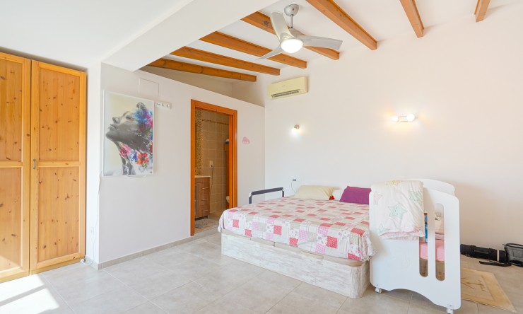 Wiederverkauf - Villa -
Calpe - Partida Calalga