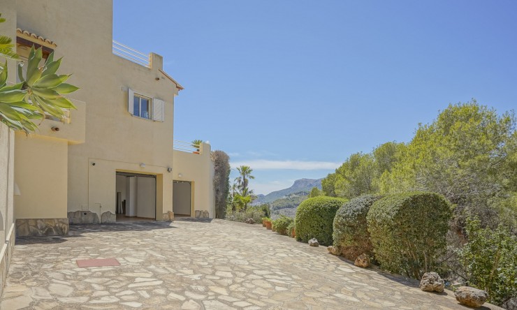 Herverkoop - Villa -
Calpe - La Empedrola