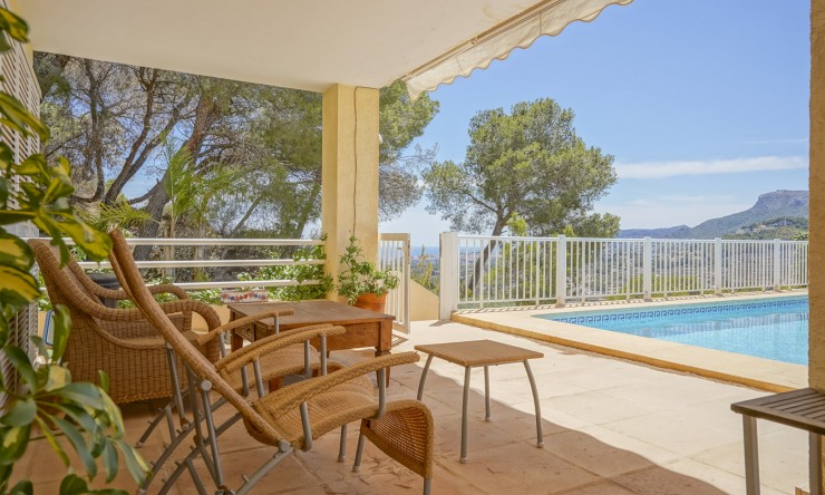 Revente - Villa -
Calpe - La Empedrola