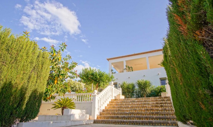 Resale - Villa -
Denia - Las Rotas