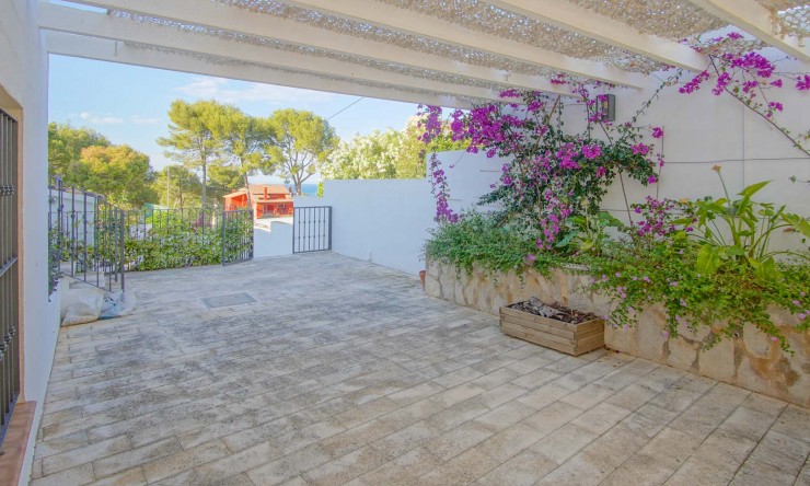 Resale - Villa -
Denia - Las Rotas