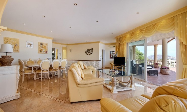 Resale - Villa -
Moraira - Benimeit