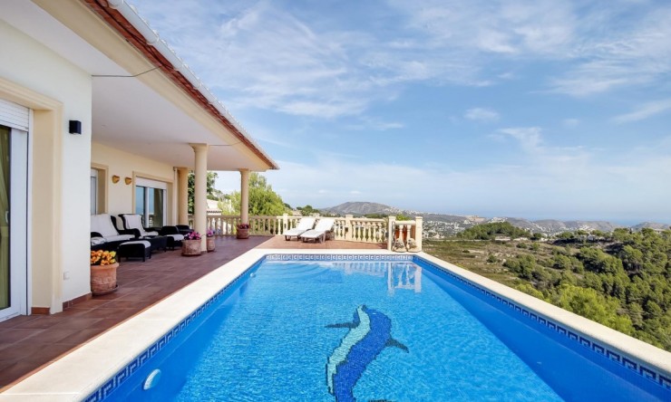 Herverkoop - Villa -
Moraira - Benimeit