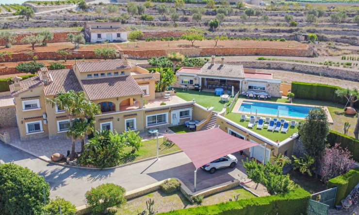 Resale - Villa -
Benissa - Fustera