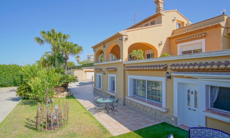 Resale - Villa -
Benissa - Fustera